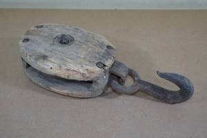 lot 147 image: Antique Wood Block and Tackle
