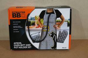 lot 155 image: Pitmaster BBQ Apron, Oven Mitt, and Pot Holder Set