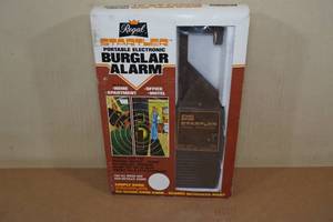 lot 172 image: Vintage Regal Startler Portable Electronic Burglar Alarm