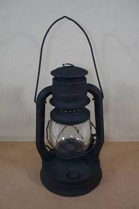 lot 186 image: Vintage Dietz D-Lite New York Railroad Lantern with Original Globe