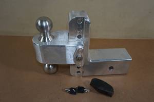 lot 204 image: Adjustable Aluminum Receiver Hitch 180 Dual Ball