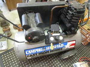 lot 2 image: Campbell Hausfeld air compressor, C...