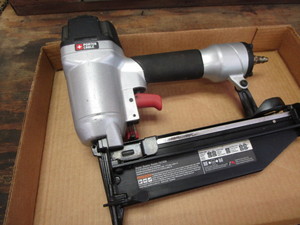 lot 6 image: Porter Cable finish nailer, 16ga 1...
