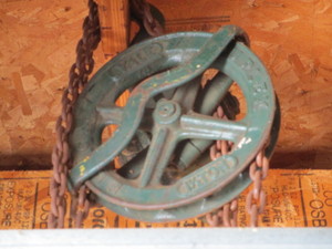 lot 25 image: Chain hoist, 1-12 ton...
