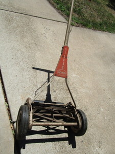 lot 30 image: Scotts reel mower, Silent model...