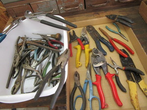 lot 40 image: Pliars, wire cutters, channel  lock...