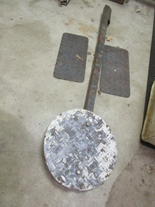 lot 44 image: Metal plate 13Dx38 thick mounted...