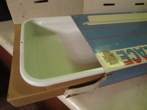 lot 460 image: Lasagna pan with carrier...