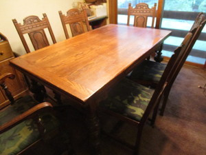 lot 451 image: Mid Century Modern dine table & 6 c...