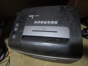 lot 483 image: Royal paper shredder...