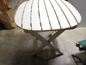 lot 491 image: Folding poly table, 28D...