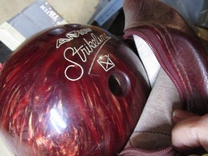 lot 499 image: Strikeline bowling ball, bag, shoes...