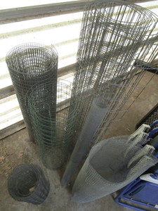 lot 523 image: Wire Fencing Sections