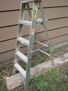 lot 528 image: Keller Aluminum Folding Ladder