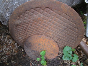 lot 531 image: Manhole Cover