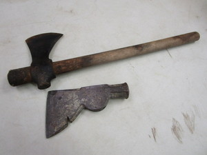 lot 533 image: Hatchets