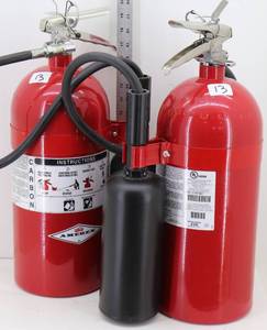 lot 13 image: (2) Amerex 10lb Carbon Dioxide Fire Extinguishers Model 330