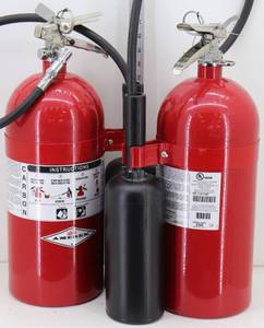 lot 16 image: (2) Amerex 10lb Carbon Dioxide Fire Extinguishers Model 330