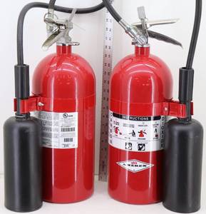 lot 17 image: (2) Amerex 10lb Carbon Dioxide Fire Extinguishers Model 330
