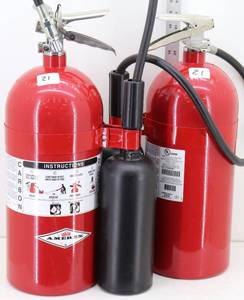 lot 21 image: (2) Amerex 10lb Carbon Dioxide Fire Extinguishers Model 330