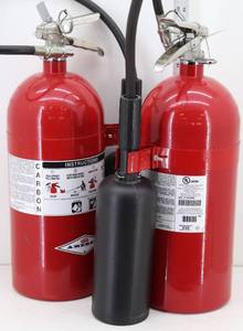 lot 22 image: (2) Amerex 10lb Carbon Dioxide Fire Extinguishers Model 330