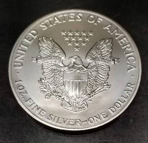 1990 AMERICAN SILVER EAGLE 1 TROY OZ .999 FINE SILVER