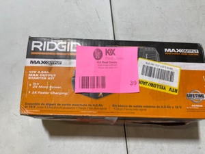 RIDGID 18V Lithium-Ion MAX Output 4.0 Ah Battery and Charger Starter Kit