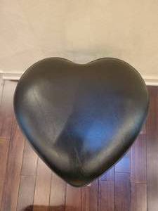 lot 95 image: 1990s Vintage Haziza Swivel Lucite Heart Shaped Swivel Stool.