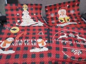 3- 4pks Holiday Pillow Covers 18 in...
