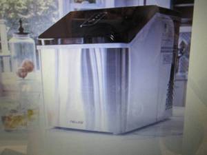 NewAir Countertop Clear Ice Maker o...