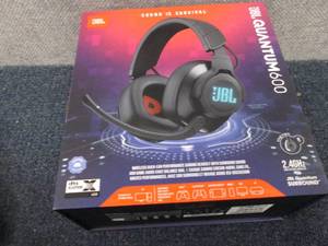 JBL Quantum 600 Over-the-Ear Wirele...