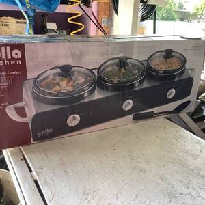 Bella Kitchen 3 Container Slow Cooker - Great for the Holidays