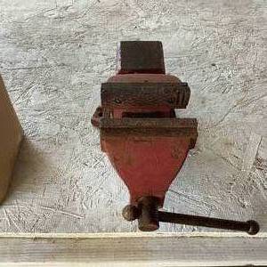 Tool Bench Vice Grip