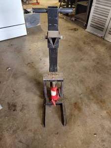 lot 118 image: Wood splitter
