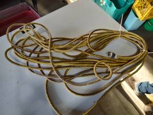 lot 136 image: extension cord 123 wire