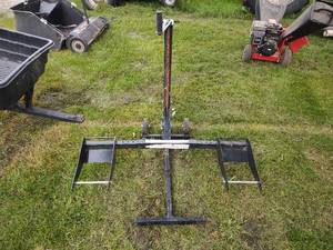 lot 6 image: Lawnmower Lift