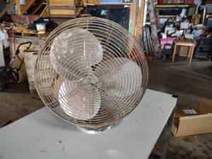 lot 24 image: Dayton fan