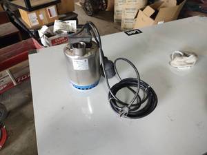 lot 27 image: Flygt sump pump