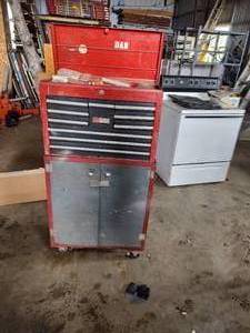 lot 38 image: craftsman toolbox