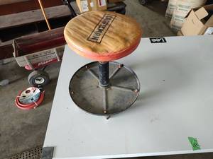 lot 45 image: Craftsman roller seat with tool tray