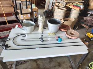 lot 52 image: garden items