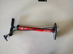 lot 57 image: Hand air pump