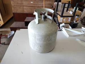 lot 62 image: Propane tank