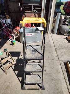 lot 70 image: Costco 3 step platform ladder with work tray