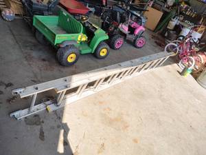 lot 72 image: Keller aluminum ladder