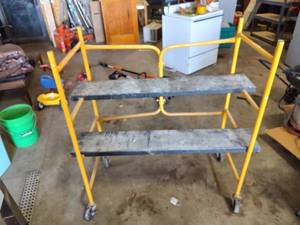 lot 84 image: Collapsable scaffolding