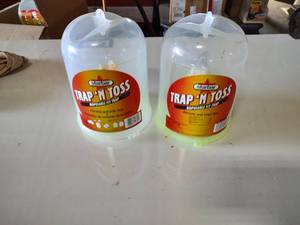 lot 85 image: Star bar trap n toss fly trap
