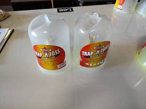 lot 86 image: Star bar trap n toss fly trap