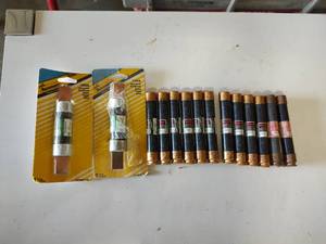 lot 102 image: Fusetron fuses FRS-R-1-14