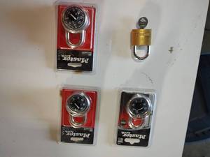 lot 165 image: master lock and brinks padlocks